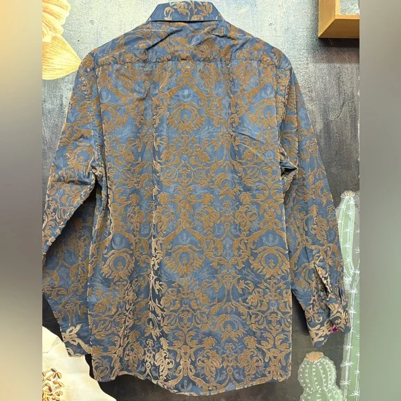 1 … LIKE NO OTHER Button down - Picture 6 of 13